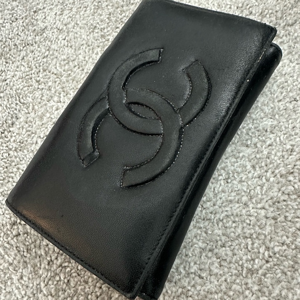 CHANEL Black Vintage 1980s Leather CC Logo Wallet